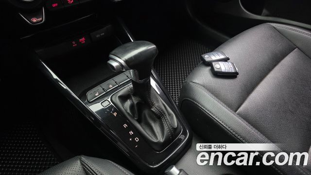 Kia Stonic 2018 — photo 12