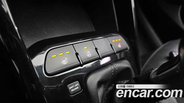 Kia Stonic 2018 — photo 25