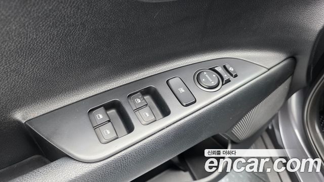 Kia Stonic 2018 — photo 27