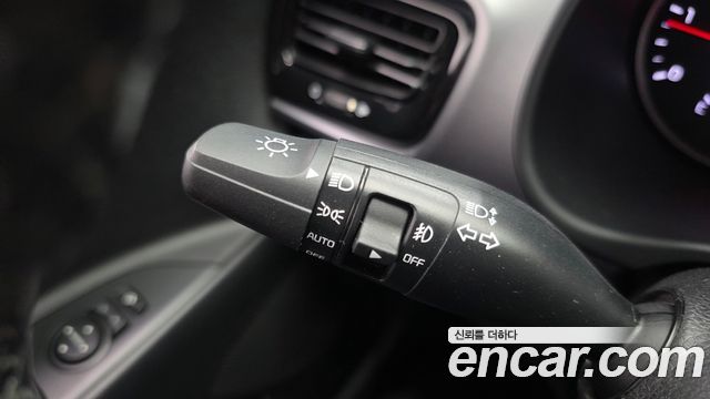 Kia Stonic 2018 — photo 28