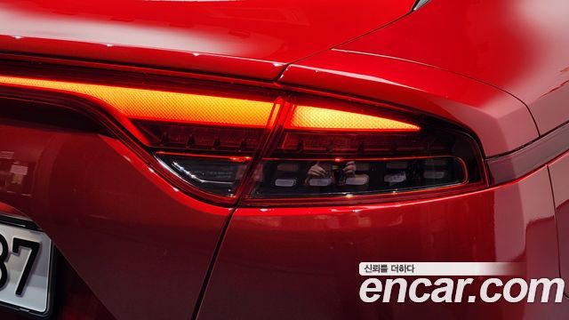 Kia Stinger 2023 — photo 9