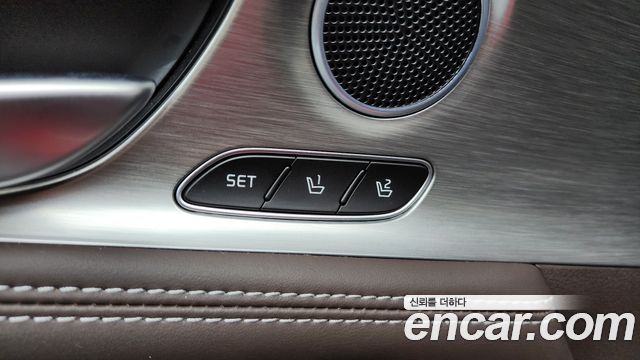 Kia Stinger 2023 — photo 33