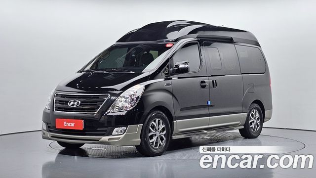 Hyundai Starex 2017 — photo 1