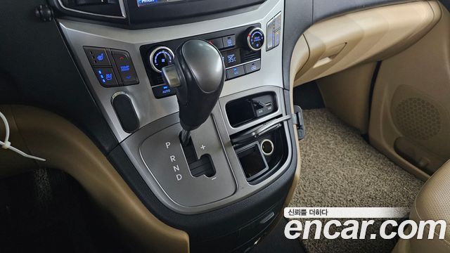 Hyundai Starex 2017 — photo 9