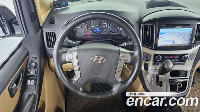 Hyundai Starex 2017 — photo 13