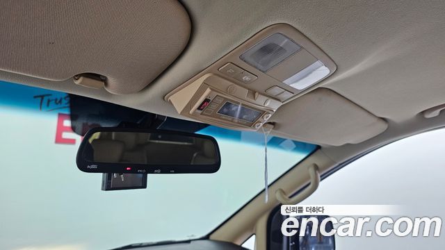 Hyundai Starex 2017 — photo 17