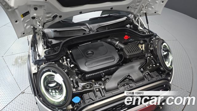 Mini Cooper Convertible 2024 — photo 6