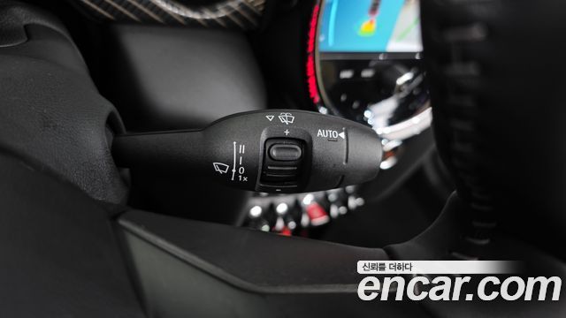 Mini Cooper Convertible 2024 — photo 27