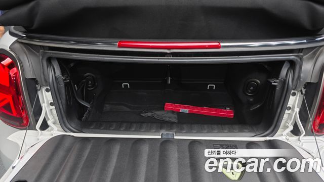 Mini Cooper Convertible 2024 — photo 30