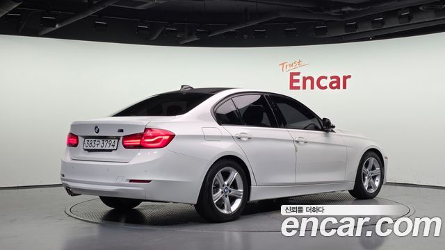 BMW 3-Series 2017 — photo 2