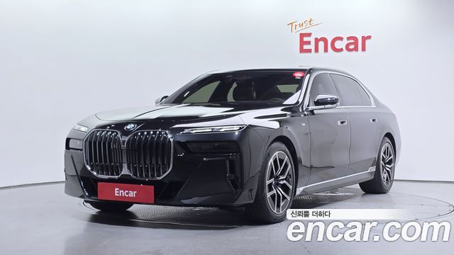 BMW 7-Series 2025 — photo 1