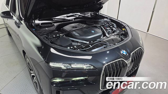 BMW 7-Series 2025 — photo 6