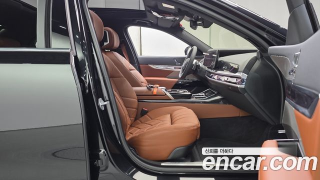 BMW 7-Series 2025 — photo 16