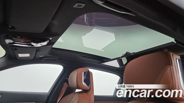 BMW 7-Series 2025 — photo 29