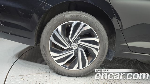 Volkswagen Jetta 2021 — photo 5