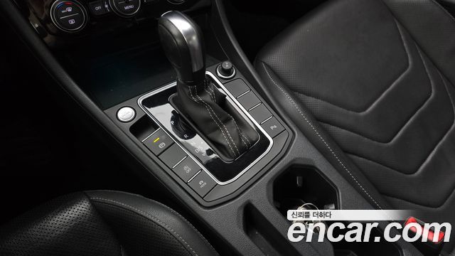 Volkswagen Jetta 2021 — photo 9