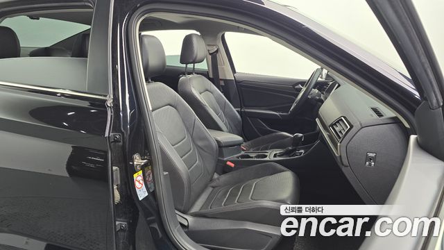 Volkswagen Jetta 2021 — photo 12