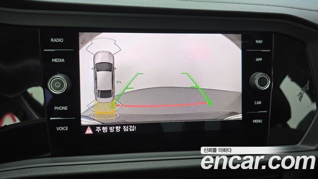 Volkswagen Jetta 2021 — photo 16