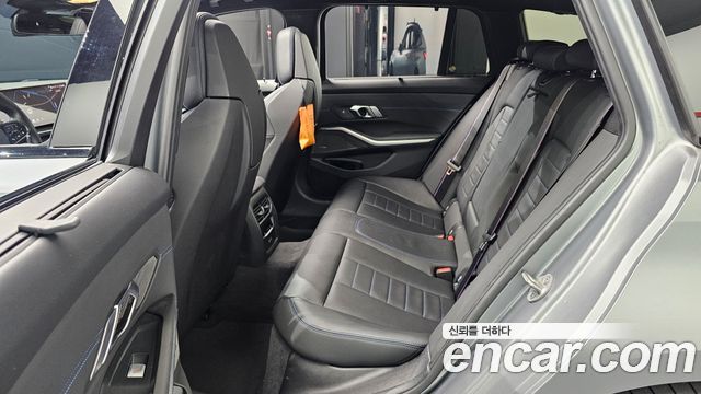 BMW 3-Series 2025 — photo 18