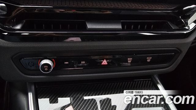 BMW 3-Series 2025 — photo 25