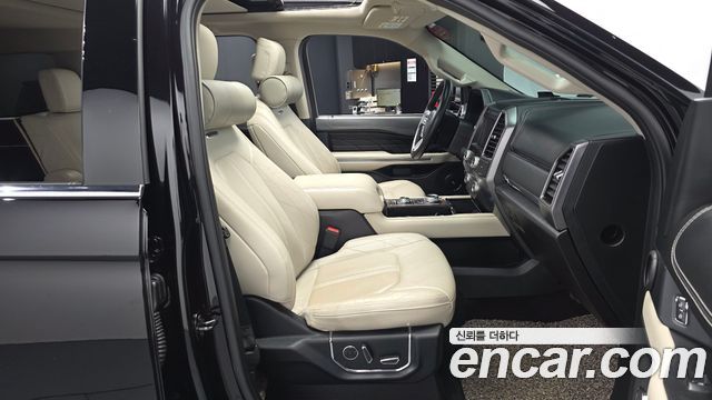 Ford Expedition 2021 — photo 17