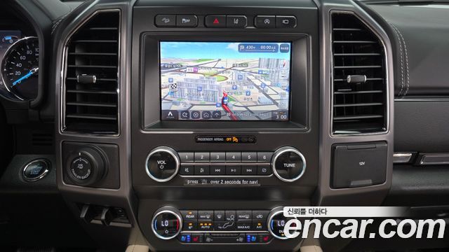 Ford Expedition 2021 — photo 20