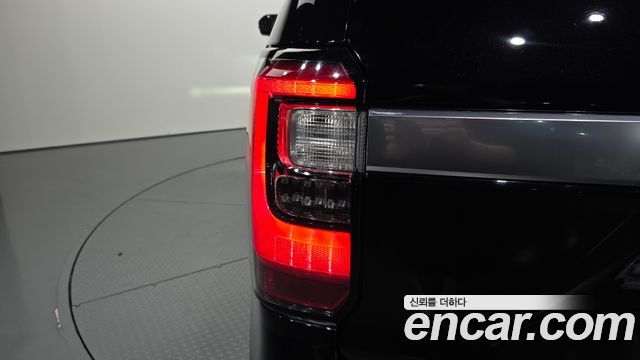 Ford Expedition 2021 — photo 9