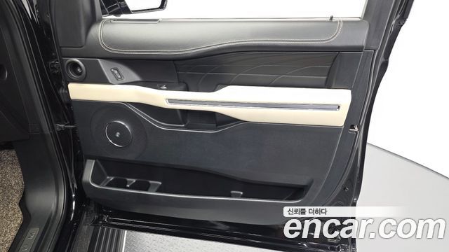 Ford Expedition 2021 — photo 14