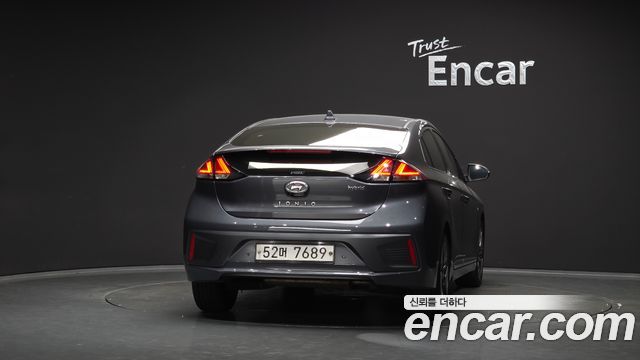 Hyundai Ioniq 2020 — photo 4