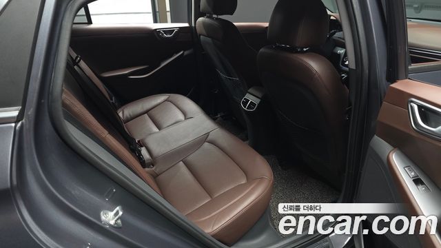 Hyundai Ioniq 2020 — photo 11