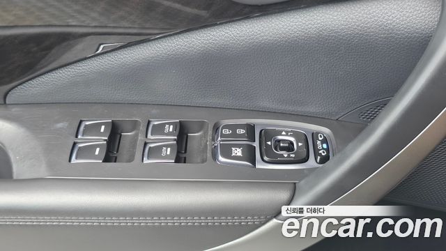 Hyundai Grandeur 2015 — photo 17