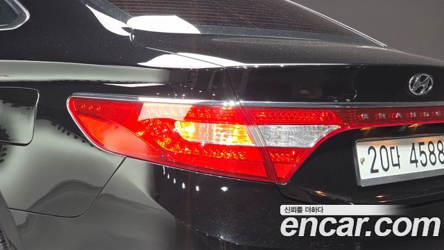 Hyundai Grandeur 2015 — photo 9