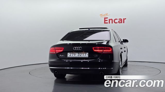 Audi A8 2011 — photo 4