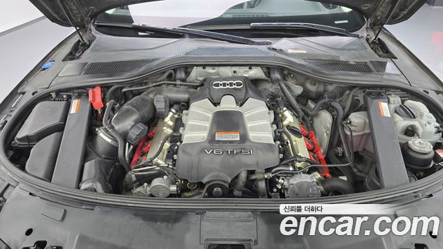 Audi A8 2011 — photo 6