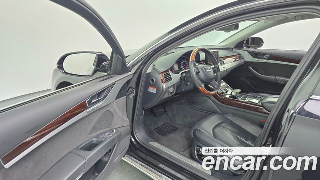 Audi A8 2011 — photo 10
