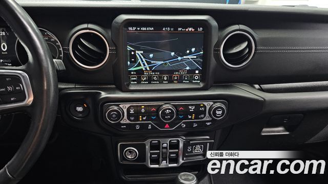 Jeep Wrangler 2020 — photo 19