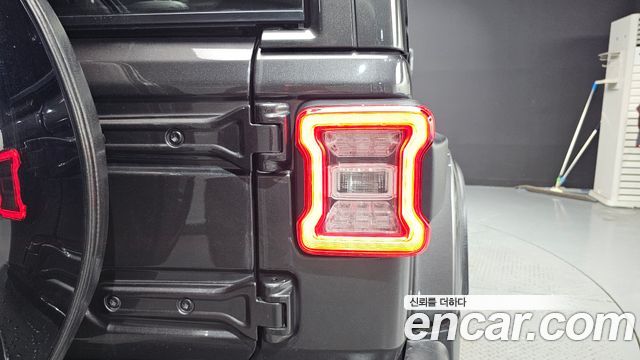 Jeep Wrangler 2020 — photo 9