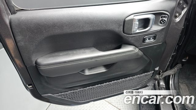 Jeep Wrangler 2020 — photo 14