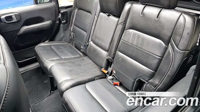 Jeep Wrangler 2020 — photo 29