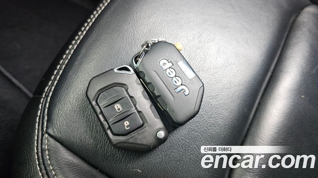 Jeep Wrangler 2020 — photo 31
