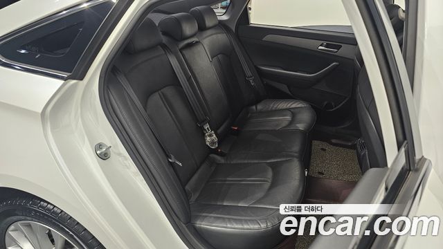 Hyundai Sonata 2015 — photo 17