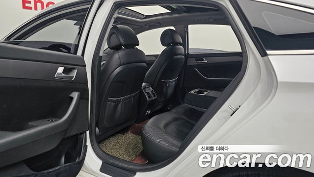Hyundai Sonata 2015 — photo 18
