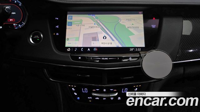 Cadillac CT6 2019 — photo 21