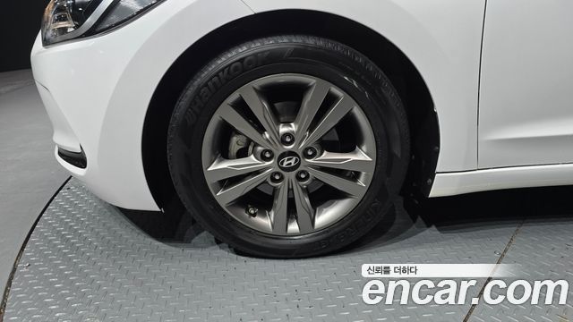 Hyundai AVANTE 2016 — photo 5