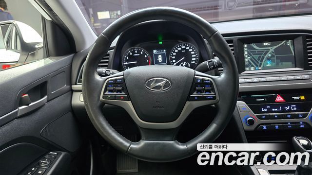 Hyundai AVANTE 2016 — photo 19