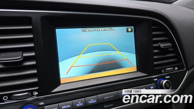 Hyundai AVANTE 2016 — photo 21