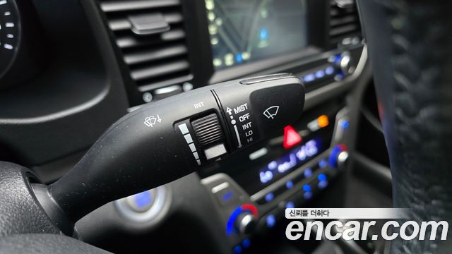 Hyundai AVANTE 2016 — photo 25