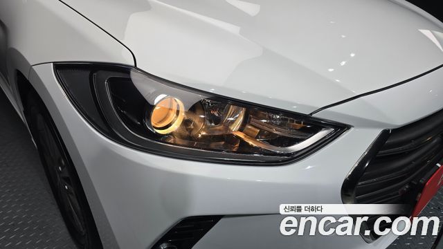 Hyundai AVANTE 2016 — photo 8