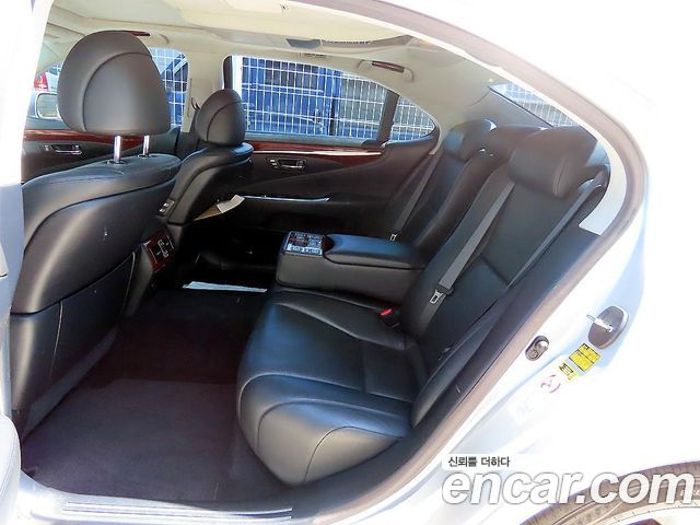 Lexus LS 2008 — photo 6
