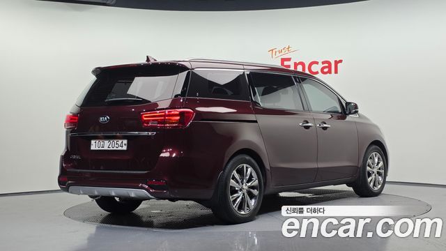 Kia Canival 2019 — photo 2